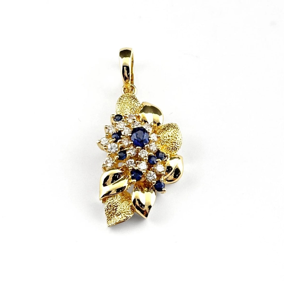 SAPPHIRE PENDANT HEAD YG MELEE DIAMOND (1 of 4)