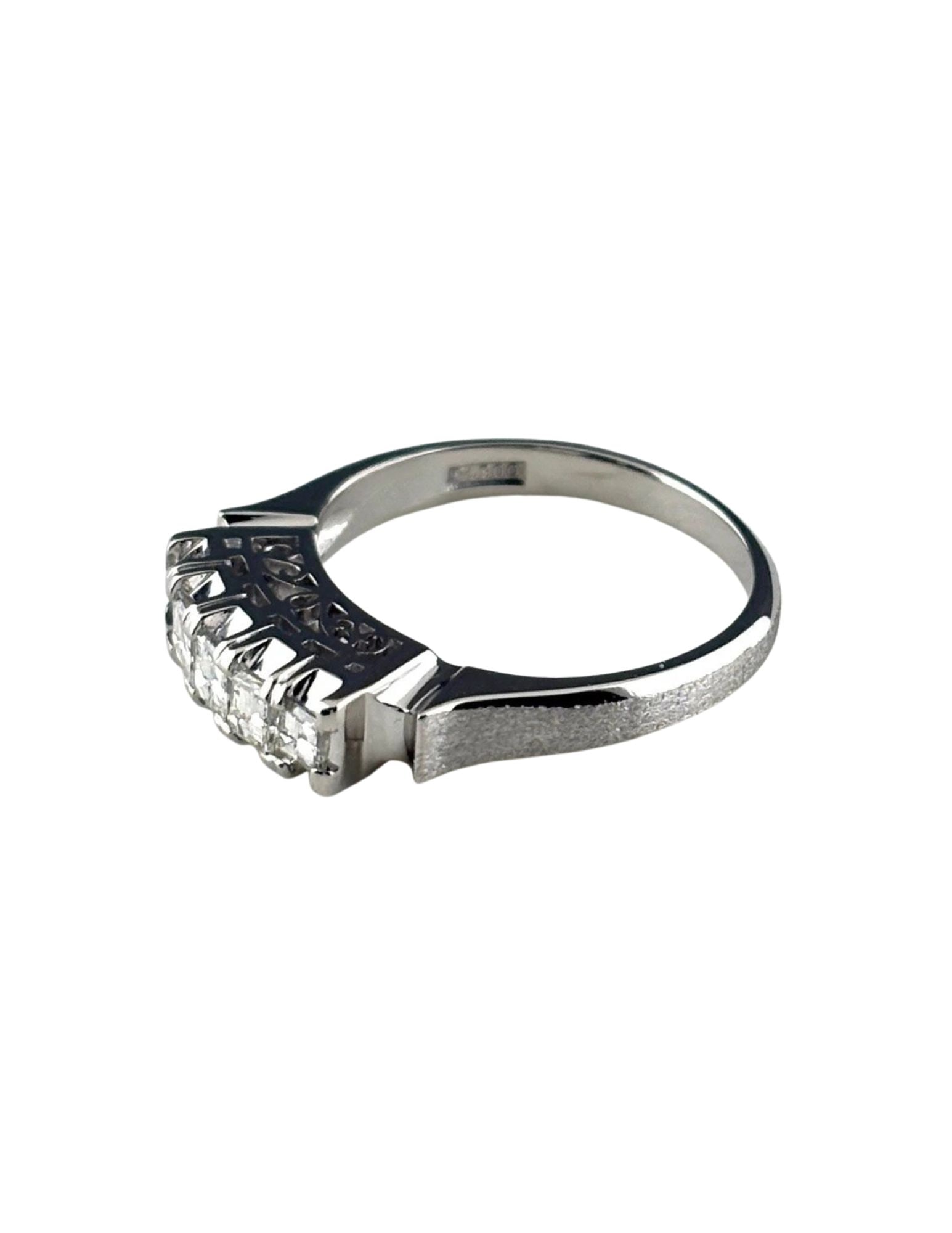 MELEE DIAMOND DESIGN RING PLATINUM RING PT900 DIAMOND: Melee Diamond Design Ring Platinum Ring Pt900 Diamond Brand: Unbranded Type/Style: Ring Material: Pt900, Main Stone Natural Color: None Size: US5 Accessories: None Accessories Notice: When purchasing