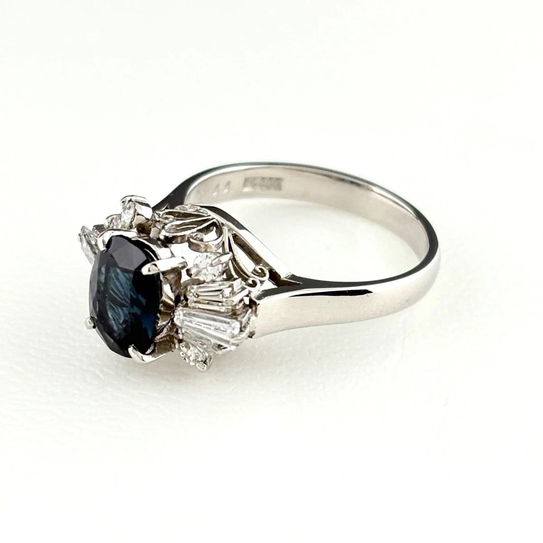 SAPPHIRE DESIGN RING PLATINUM MELEE DIAMOND RING: Sapphire Design Ring Platinum Melee Diamond Ring Brand: Unbranded Type/Style: Ring Material: Pt900, Main Stone Sapphire /Secondary Stone:Natural Color: None Size: US5 to 5.5 Accessories: None