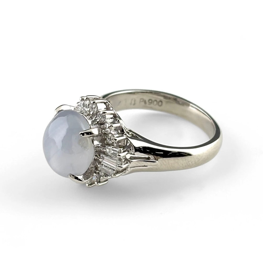 STAR SAPPHIRE DESIGN RING PLATINUM MELEE DIAMOND RING: Star Sapphire Design Ring Platinum Melee Diamond Ring Brand: Unbranded Type/Style: Ring Material: Pt900, Main Stone Sapphire /Secondary Stone:Natural Color: None Size: US5 Accessories: None