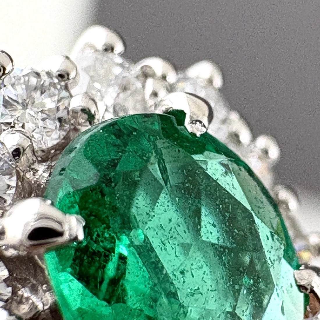 EMERALD PLATINUM RING MELEE DIAMOND RING EMERALD - 2