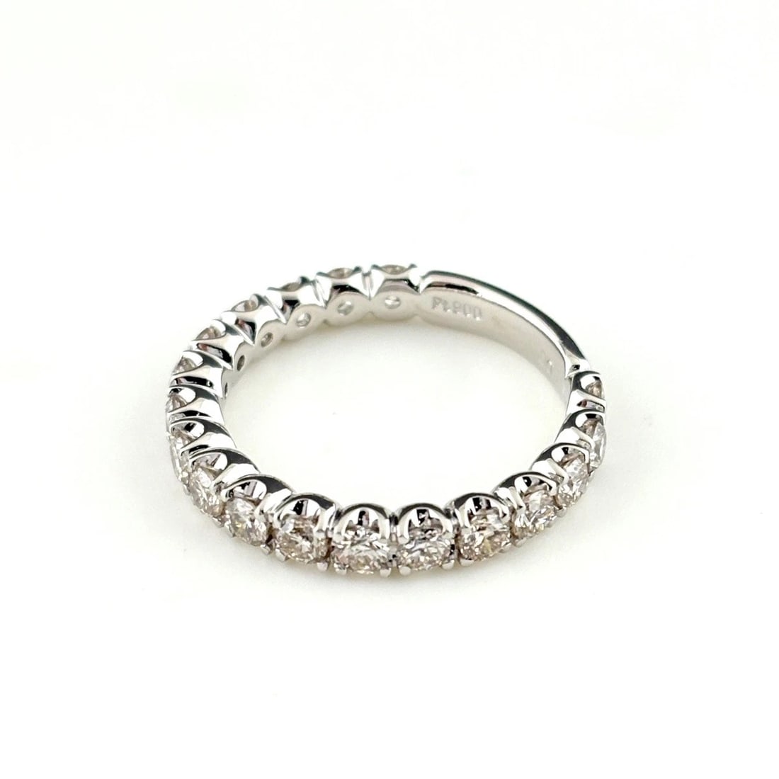 MELEE DIAMOND PLATINUM RING PT900 DIAMOND: Melee Diamond Platinum Ring Pt900 Diamond Brand: Unbranded Type/Style: Ring Material: Pt900, Main Stone Natural Color: None Size: US5.5 to 6 Accessories: None Accessories Notice: When purchasing