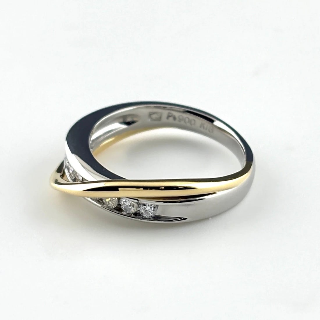 MELEE DIAMOND DESIGN RING PLATINUM YG RING PT900: Melee Diamond Design Ring Platinum Yg Ring Pt900 Brand: Unbranded Type/Style: Ring Material: Pt900, Main Stone Natural Color: None Size: US5.5 Accessories: None Accessories Notice: When pu