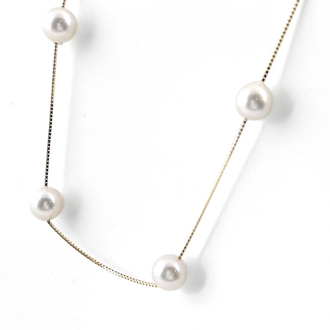 TASAKI STATION PEARL NECKLACE YG: Tasaki Station Pearl Necklace Yg Brand: TASAKI Type/Style: Necklace Material: 750YG, Main Stone Pearl /Secondary Stone:Natural Color: YG Size: 95cm(37.4") Accessories: None Accessories Notice: When