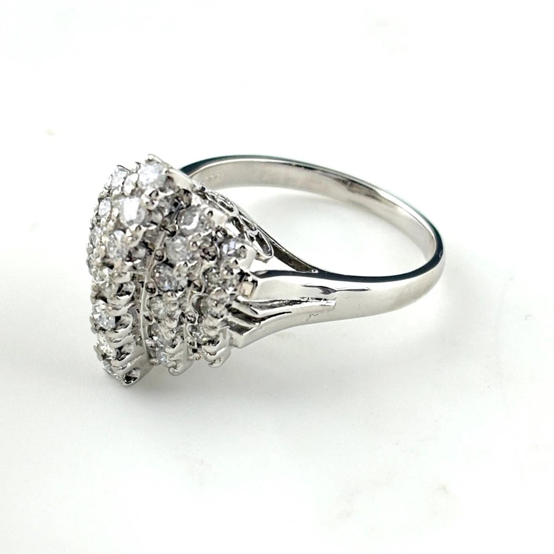 MELEE DIAMOND DESIGN RING PLATINUM RING PT900 DIAMOND: Melee Diamond Design Ring Platinum Ring Pt900 Diamond Brand: Unbranded Type/Style: Ring Material: Pt900, Main Stone Natural Color: None Size: US6.5 Accessories: None Accessories Notice: When