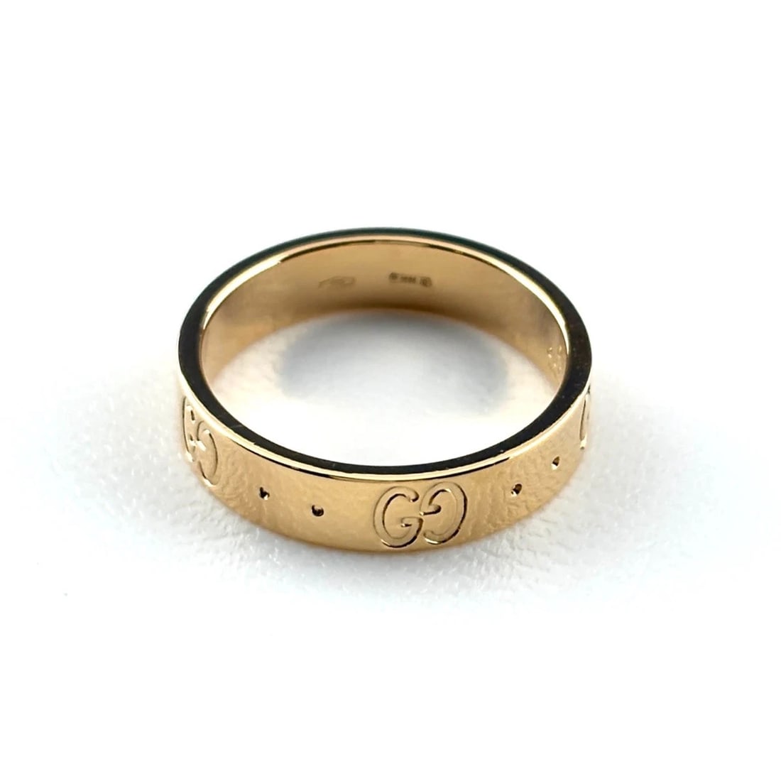 GUCCI ICON YG RING 750: Gucci Icon Yg Ring 750 Brand: GUCCI Type/Style: Ring Material: 750YG, Main Stone None Color: YG Size: US5 Accessories: None Accessories Notice: When purchasing pre-owned goods, please refer to the