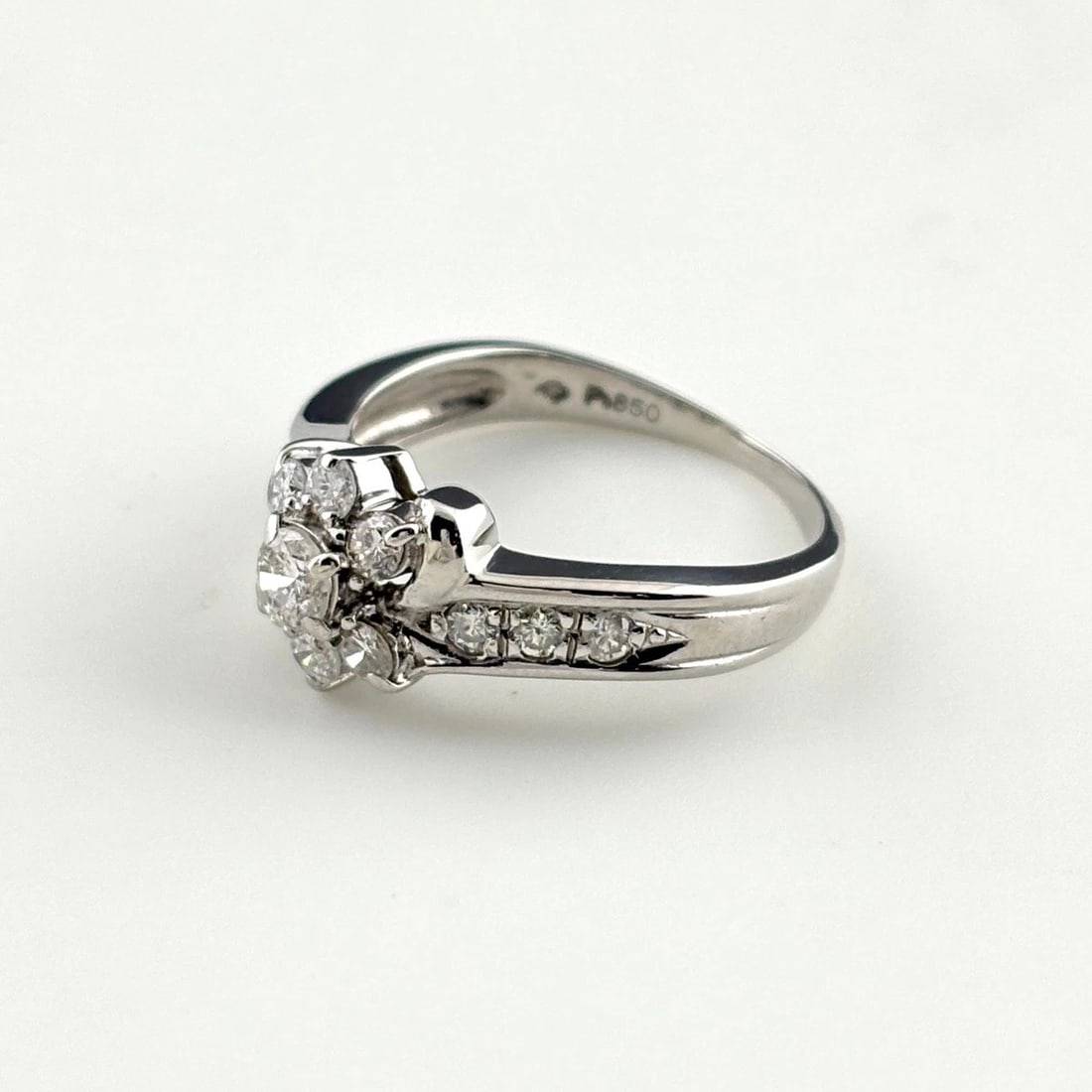 MELEE DIAMOND DESIGN RING PLATINUM RING PT850 DIAMOND: Melee Diamond Design Ring Platinum Ring Pt850 Diamond Brand: Unbranded Type/Style: Ring Material: Pt850, Main Stone Natural Color: None Size: US5 to 5.5 Accessories: None Accessories Notice: When