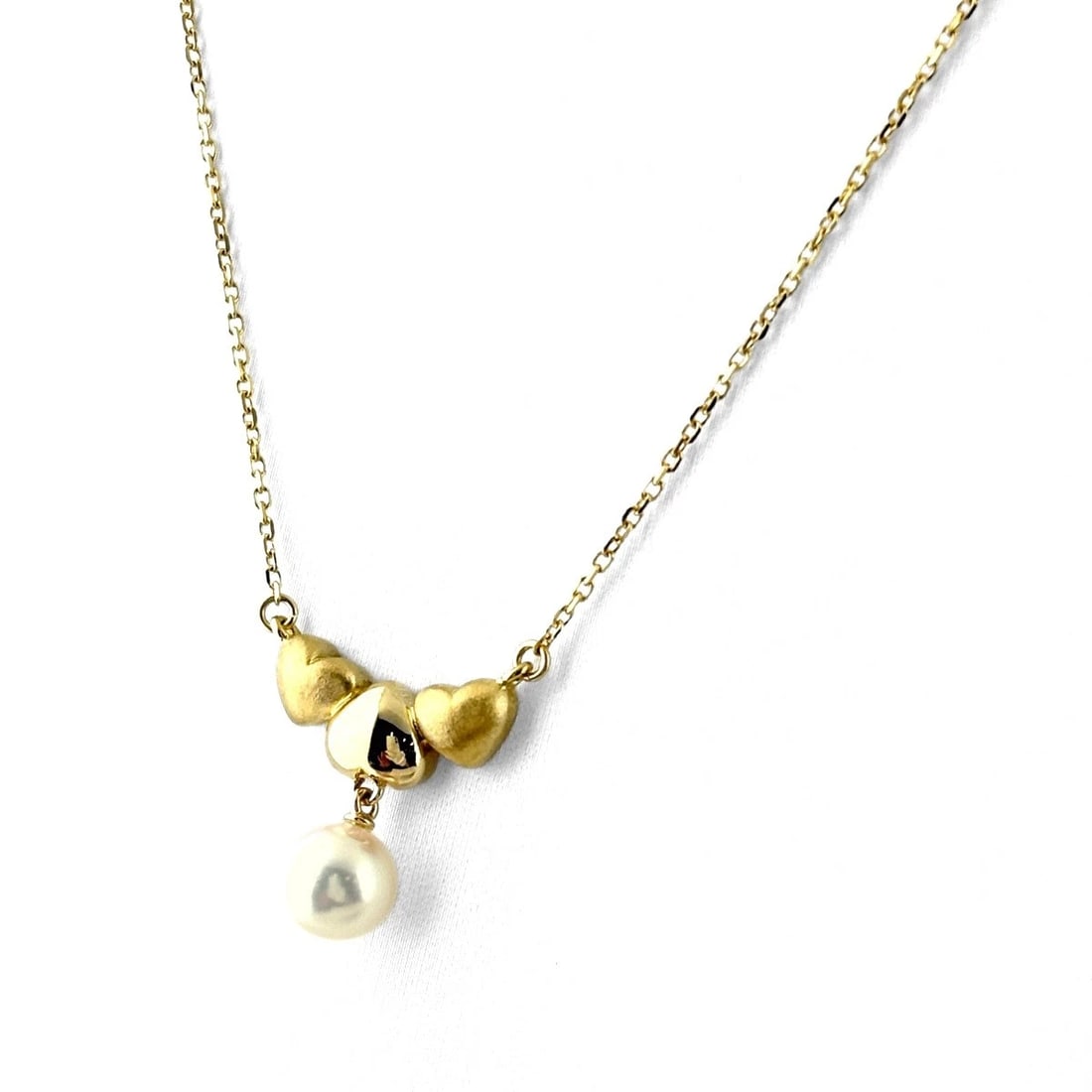 MIKIMOTO PEARL YG PENDANT HEART MOTIF NECKLACE: Mikimoto Pearl Yg Pendant Heart Motif Necklace Brand: MIKIMOTO Type/Style: Necklace Material: 18K YG, Main Stone Pearl /Secondary Stone:Natural Color: YG Size: 18.0x16.8mm(0.7") Accessories: None