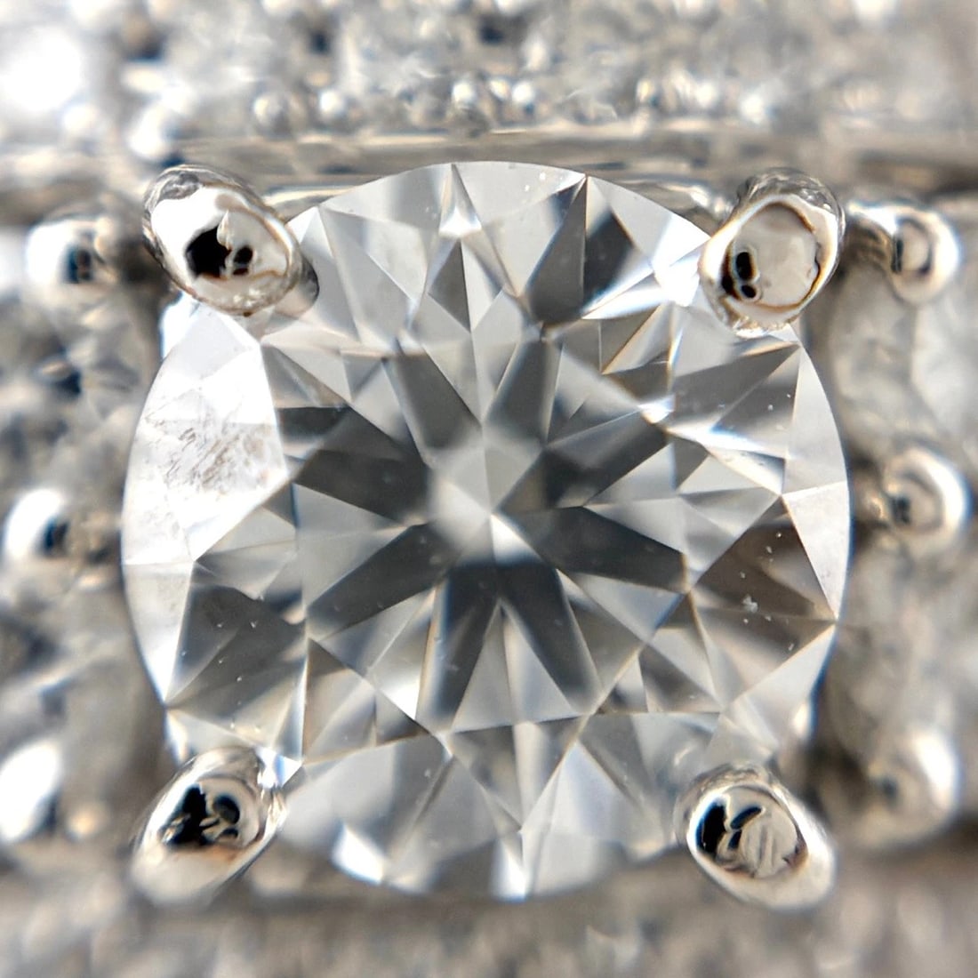 DIAMOND PLATINUM RING MELEE DIAMOND RING (1 of 2)