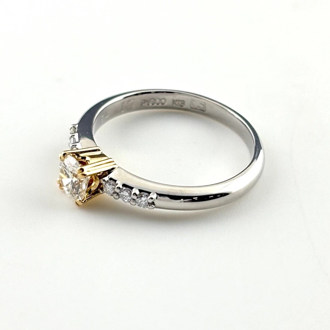 DIAMOND DESIGN RING YG PLATINUM MELEE DIAMOND RING: Diamond Design Ring Yg Platinum Melee Diamond Ring Brand: Unbranded Type/Style: Ring Material: Pt900, Main Stone Natural Color: None Size: US5.5 Accessories: None Accessories Notice: When