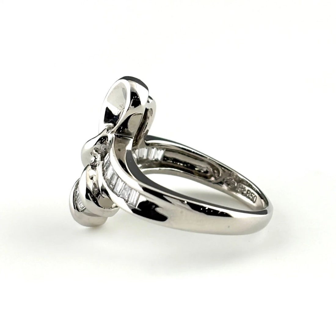 MELEE DIAMOND DESIGN RING PLATINUM RING - 3