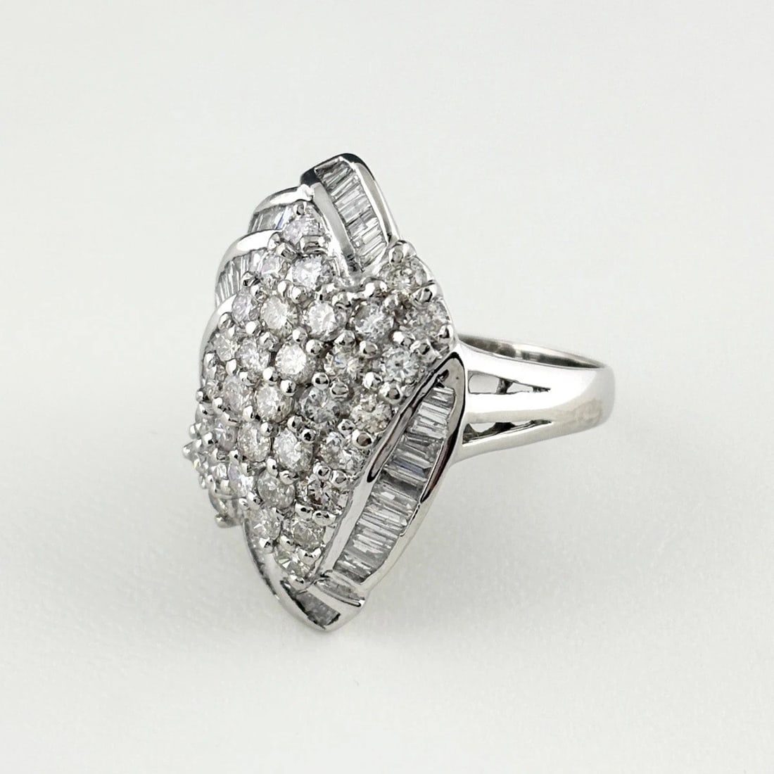 MELEE DIAMOND DESIGN RING PLATINUM RING PT900: Melee Diamond Design Ring Platinum Ring Pt900 Brand: Unbranded Type/Style: Ring Material: Pt900, Main Stone Natural Color: None Size: US8.5 to 9 Accessories: None Accessories Notice: When