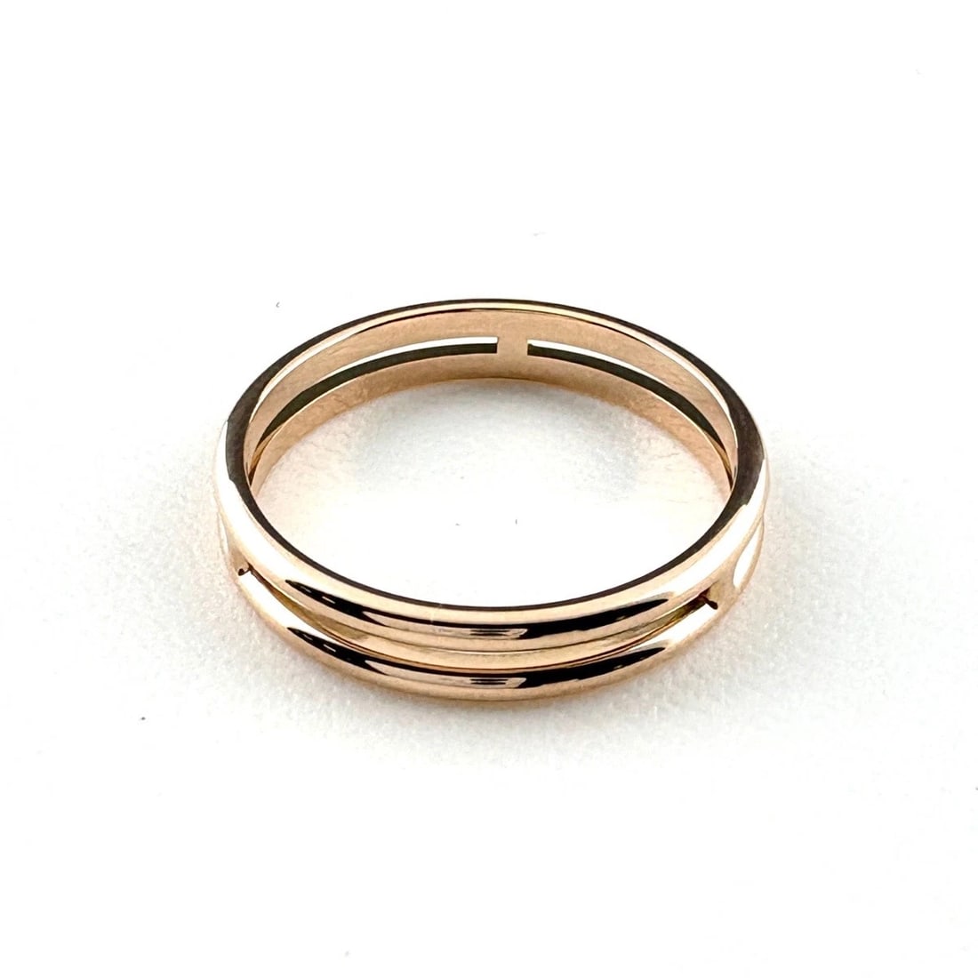 HERMES ARIANE RING PG RING 750: Hermes Ariane Ring Pg Ring 750 Brand: HERMES Type/Style: Ring Material: 750PG, Main Stone None Color: PG Size: US8 to 8.5 Accessories: None Accessories Notice: When purchasing pre-owned goods, please