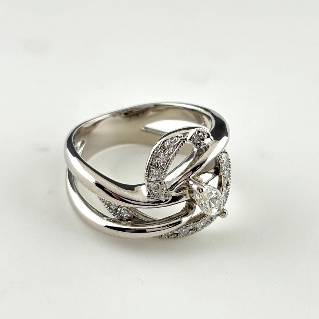 MELEE DIAMOND DESIGN RING PLATINUM RING PT900: Melee Diamond Design Ring Platinum Ring Pt900 Brand: Unbranded Type/Style: Ring Material: Pt900, Main Stone Natural Color: None Size: US6 to 6.5 Accessories: None Accessories Notice: When
