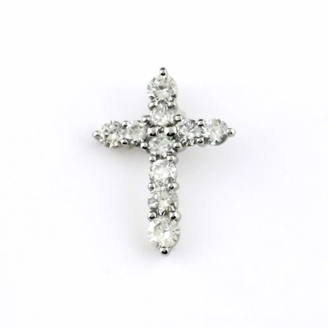 CROSS MOTIF PENDANT HEAD PLATINUM MELEE DIAMOND: Cross Motif Pendant Head Platinum Melee Diamond Brand: Unbranded Type/Style: Pendant Head Material: Pt900, Main Stone Natural Color: None Size: 19.1x14.4mm(0.8") Accessories: None Accessories Notice: