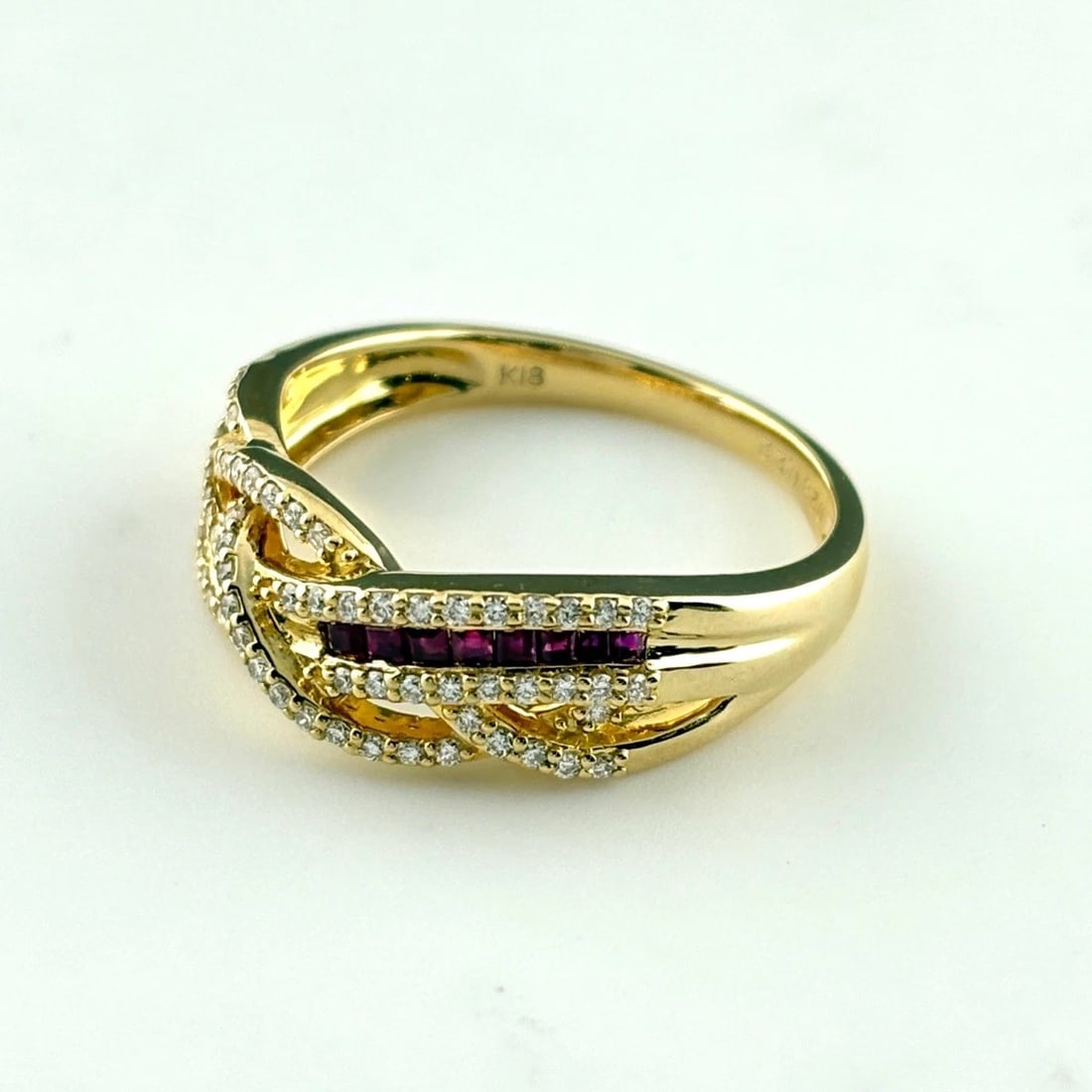 RUBY DESIGN RING YG RING MELEE DIAMOND RING: Ruby Design Ring Yg Ring Melee Diamond Ring Brand: Unbranded Type/Style: Ring Material: 18K YG, Main Stone Ruby /Secondary Stone:Natural Color: YG Size: US7.5 to 8 Accessories: None Accessories