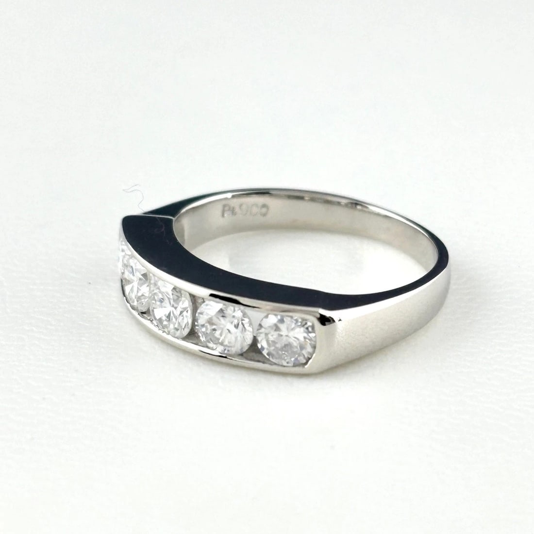 MELEE DIAMOND DESIGN RING PLATINUM RING PT900 DIAMOND: Melee Diamond Design Ring Platinum Ring Pt900 Diamond Brand: Unbranded Type/Style: Ring Material: Pt900, Main Stone Natural Color: None Size: US6 to 6.5 Accessories: None Accessories Notice: When