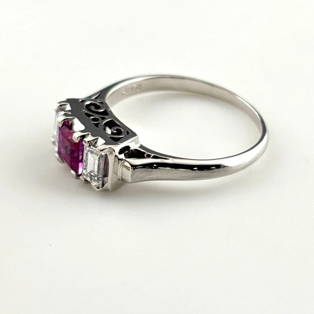 RUBY DESIGN RING PLATINUM MELEE DIAMOND RING: Ruby Design Ring Platinum Melee Diamond Ring Brand: Unbranded Type/Style: Ring Material: Pt850, Main Stone Ruby /Secondary Stone:Natural Color: None Size: US5.5 Accessories: None Accessories Notice: