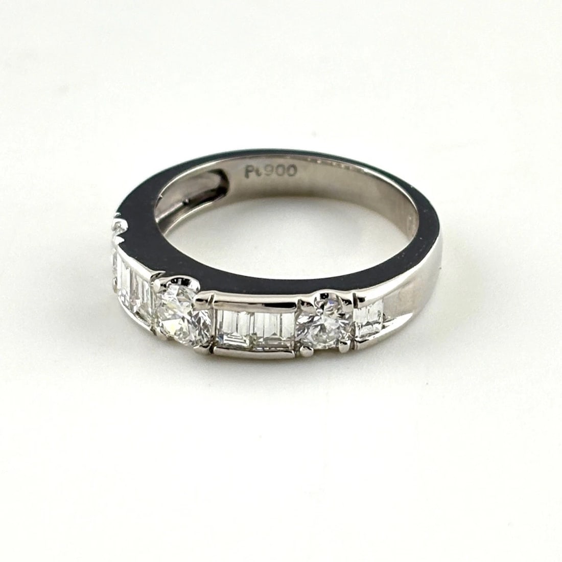 MELEE DIAMOND DESIGN RING PLATINUM RING PT900 DIAMOND: Melee Diamond Design Ring Platinum Ring Pt900 Diamond Brand: Unbranded Type/Style: Ring Material: Pt900, Main Stone Natural Color: None Size: US5 Accessories: None Accessories Notice: When purchasing