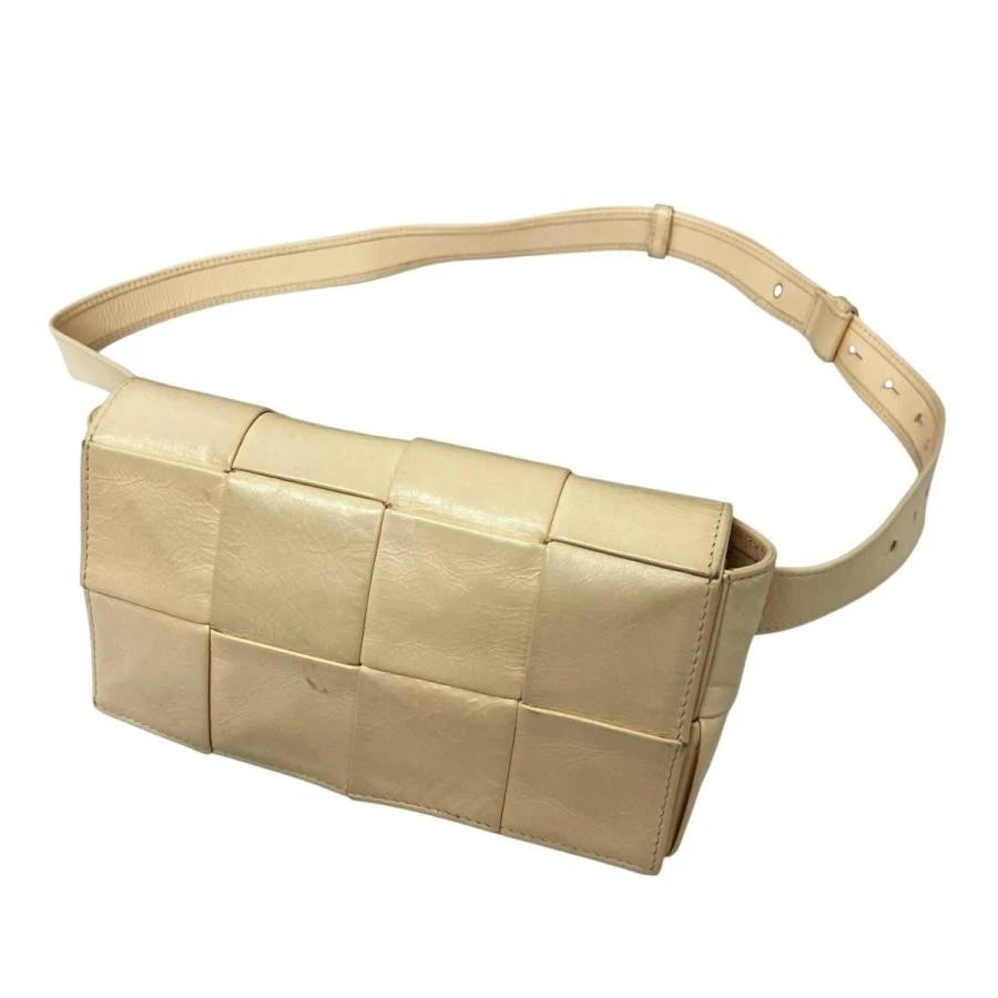 BOTTEGA VENETA BAG: CASSETTE BAG MELON WASHED: BOTTEGA VENETA Bag: Cassette Bag Melon Washed Brand: BOTTEGA VENETA Type/Style: Shoulder Bag Material: Exterior Material Leather Color: Exterior Color Melon Washed Size: (approx. W7.1 ? H4.3 ? D2.0