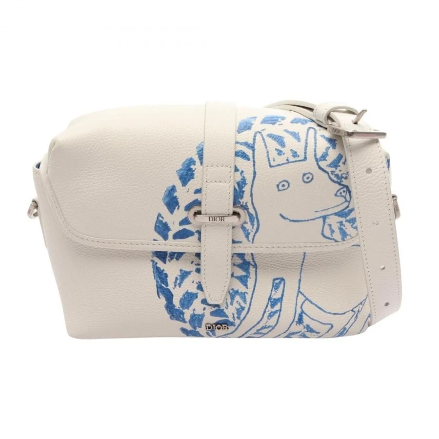 DIOR SHOULDER BAG: CHRISTIAN DIOR ? HYLTON NEL WHITE BLUE: DIOR Shoulder Bag: Christian Dior ? HYLTON NEL White Blue Brand: Dior Type/Style: Shoulder Bag Material: Exterior Material Leather Color: Exterior Color White / Blue Size: (approx. W8.7 ? H6.7 ? D2.4