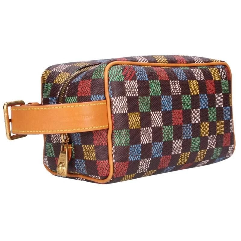 LOUIS VUITTON BAG: LOCKARD DOPP KIT BIRDS DAMIER: LOUIS VUITTON Bag: Lockard Dopp Kit Birds Damier Brand: LOUIS VUITTON Type/Style: Clutch Material: Exterior Material Canvas Color: Exterior Color Brown Size: (approx. W8.9 ? H4.7 ? D3.1 inch)