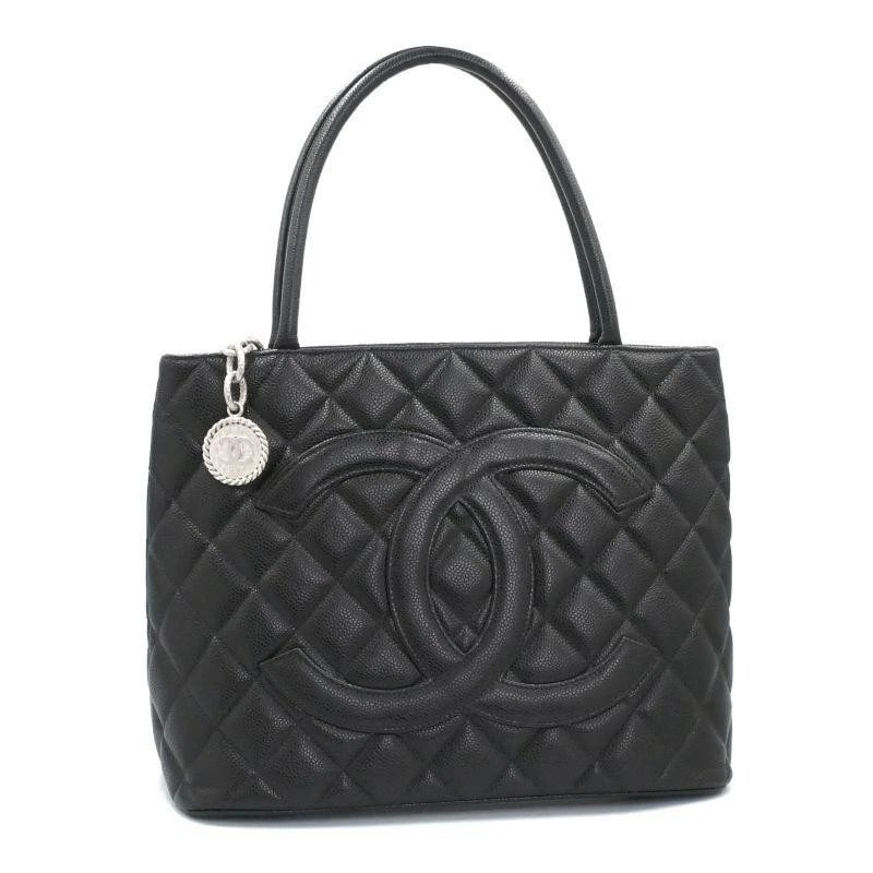 CHANEL BAG: REISSUE TOTE BLACK GRAINED CALFSKIN: CHANEL Bag: Reissue Tote Black Grained calfskin Brand: CHANEL Type/Style: Tote Material: Exterior Material Leather Color: Exterior Color Black Size: (approx. W11.8 ? H9.4 ? D5.9 inch) Accessories: