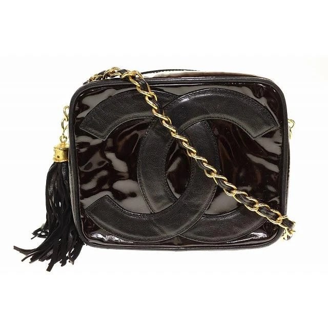 CHANEL BAG:POCHETTE TASSEL CC LO GO BLACK: CHANEL Bag:Pochette Tassel CC Lo go Black Brand: CHANEL Type/Style: Shoulder Bag Material: Exterior Material Leather Color: Exterior Color Black Size: (approx. W5.9 ? H4.7 ? D2.8 inch) Accessories: