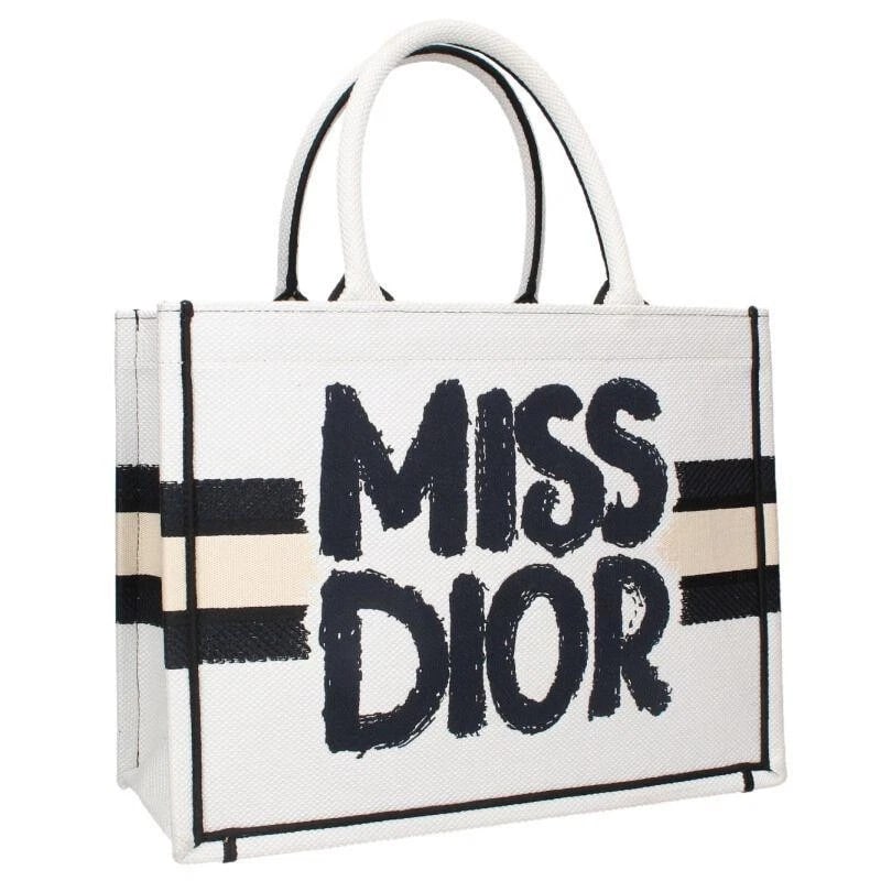 CHRISTIAN DIOR BAG: BOOK TOTE PAINT LOGO WHITE: CHRISTIAN DIOR Bag: BOOK TOTE Paint Logo White Brand: Christian Dior Type/Style: Tote Material: Exterior Material Canvas Color: Exterior Color White Size: (approx. W13.0 ? H10.2 ? D5.3 inch) Acces