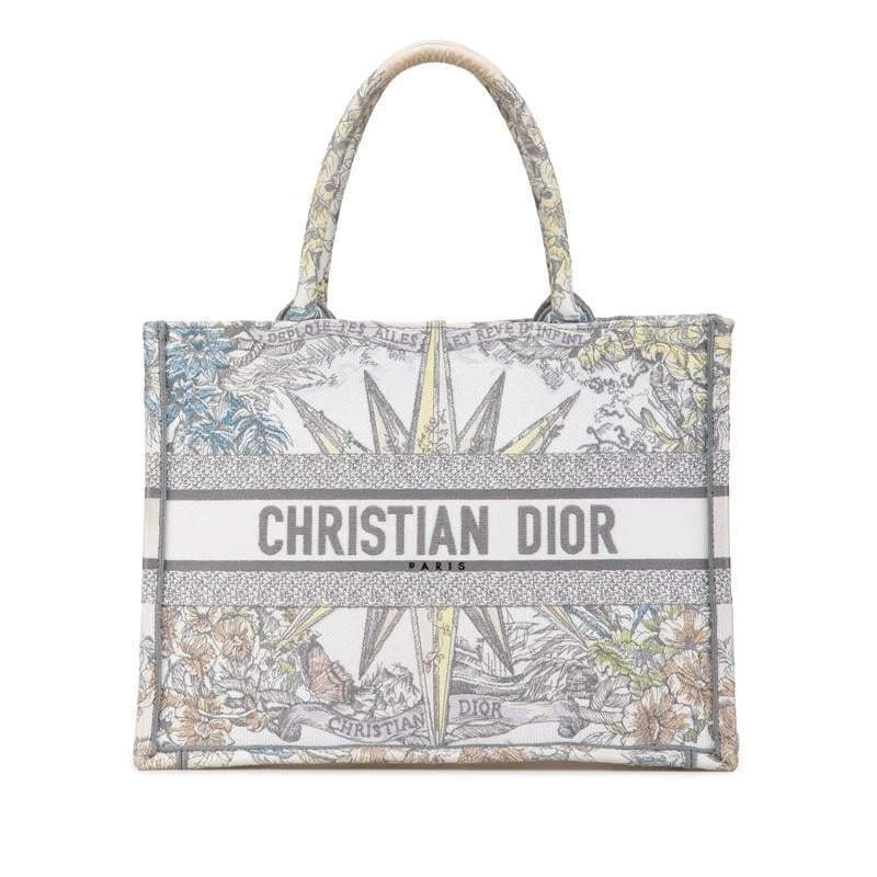 CHRISTIAN DIOR BAG: BOOK TOTE WHITE MULTI: CHRISTIAN DIOR Bag: Book Tote White Multi Brand: Dior Type/Style: Tote Material: Exterior Material Jacquard Color: Exterior Color White Multicolor Size: (approx. W14.2 ? H10.2 ? D6.7 inch) Accesso