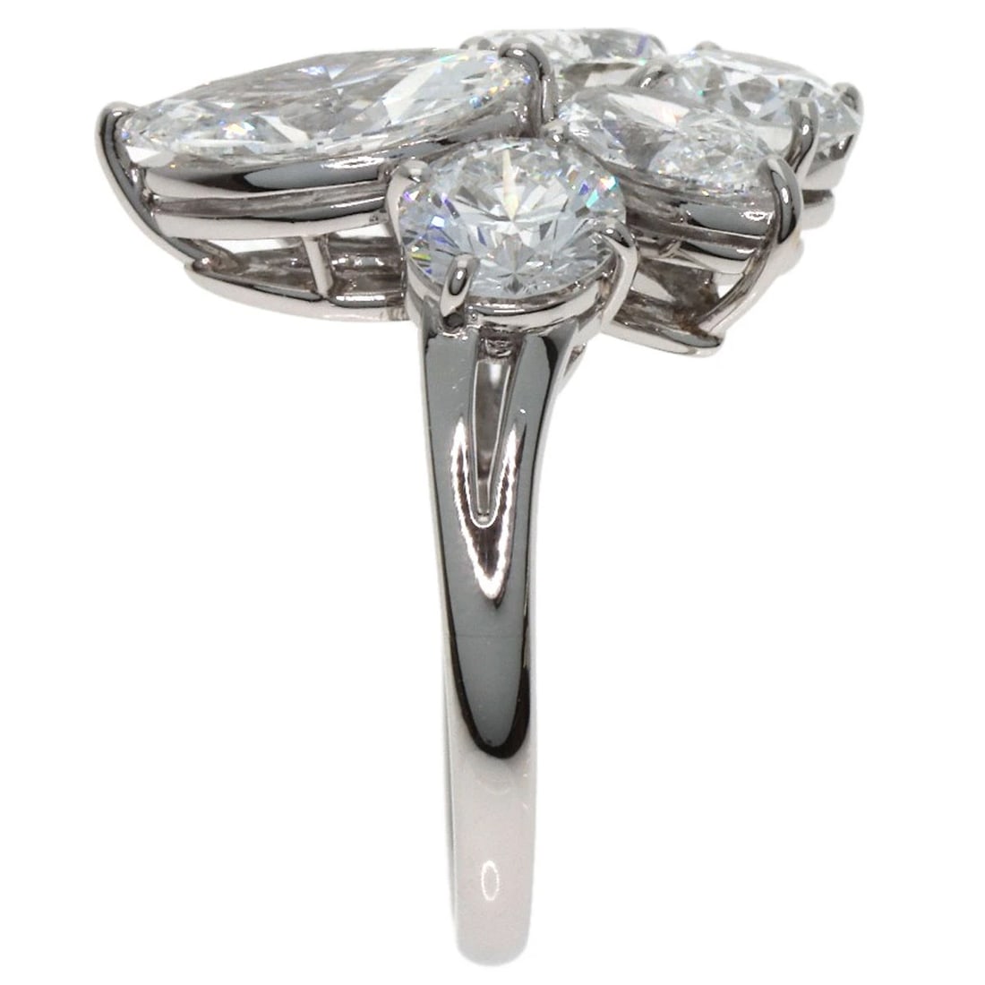 MIKIMOTO DIAMOND RING PLATINUM PT950: MIKIMOTO Diamond Ring Platinum PT950 Brand: MIKIMOTO Type/Style: Ring Material: Platinum PT950, Main Stone Natural Color: Size: 5.5(US) Accessories: None Accessories Notice: When purchasin