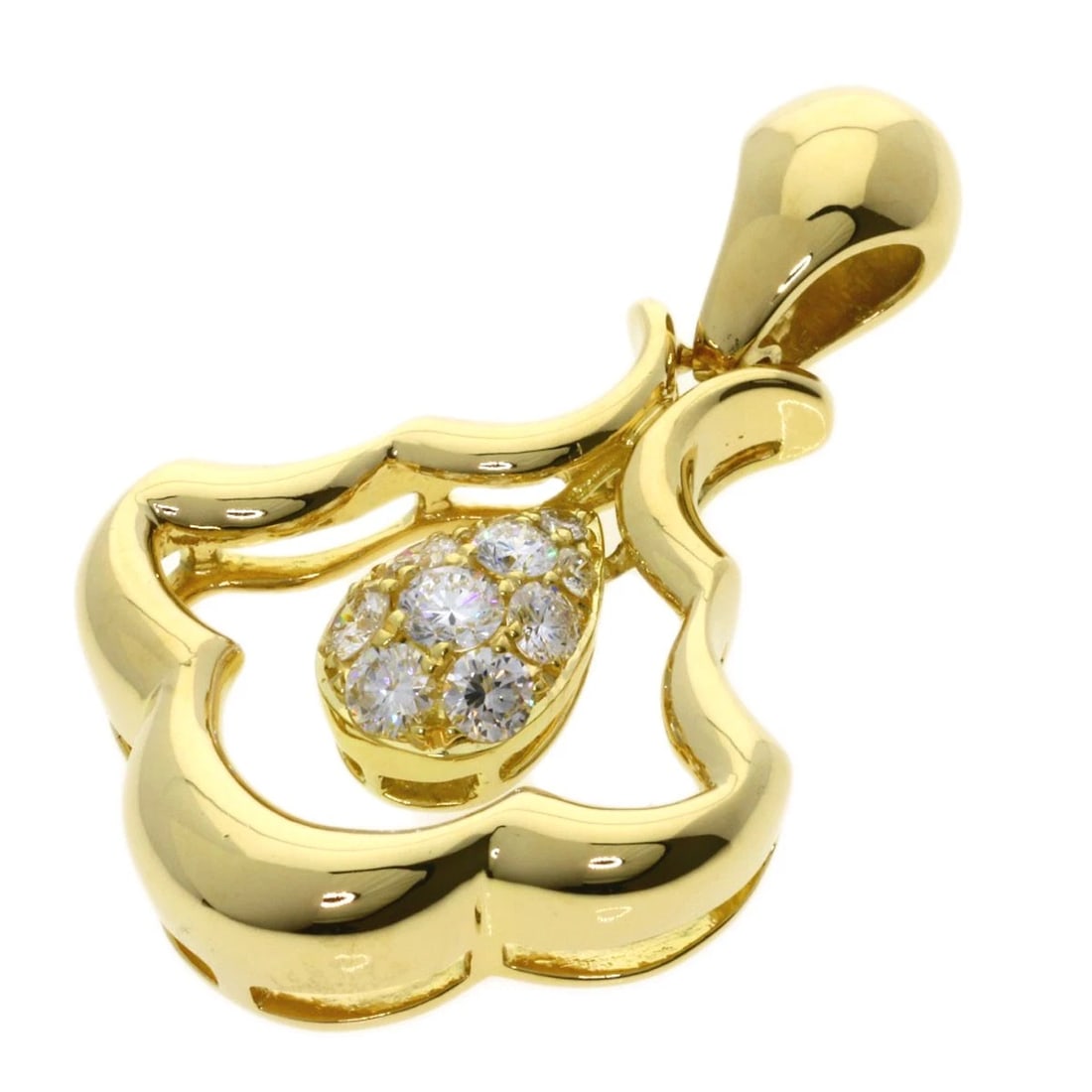 QUEEN DIAMOND PENDANT TOP K18 YELLOW GOLD: Queen Diamond Pendant top K18 Yellow Gold Brand: Queen Type/Style: Pendant top Material: K18 Yellow Gold, Main Stone Natural Color: Gold Size: Top Size:1.4inch/35.5x29.3x8.3mm Length:1.8inch/4.5cm