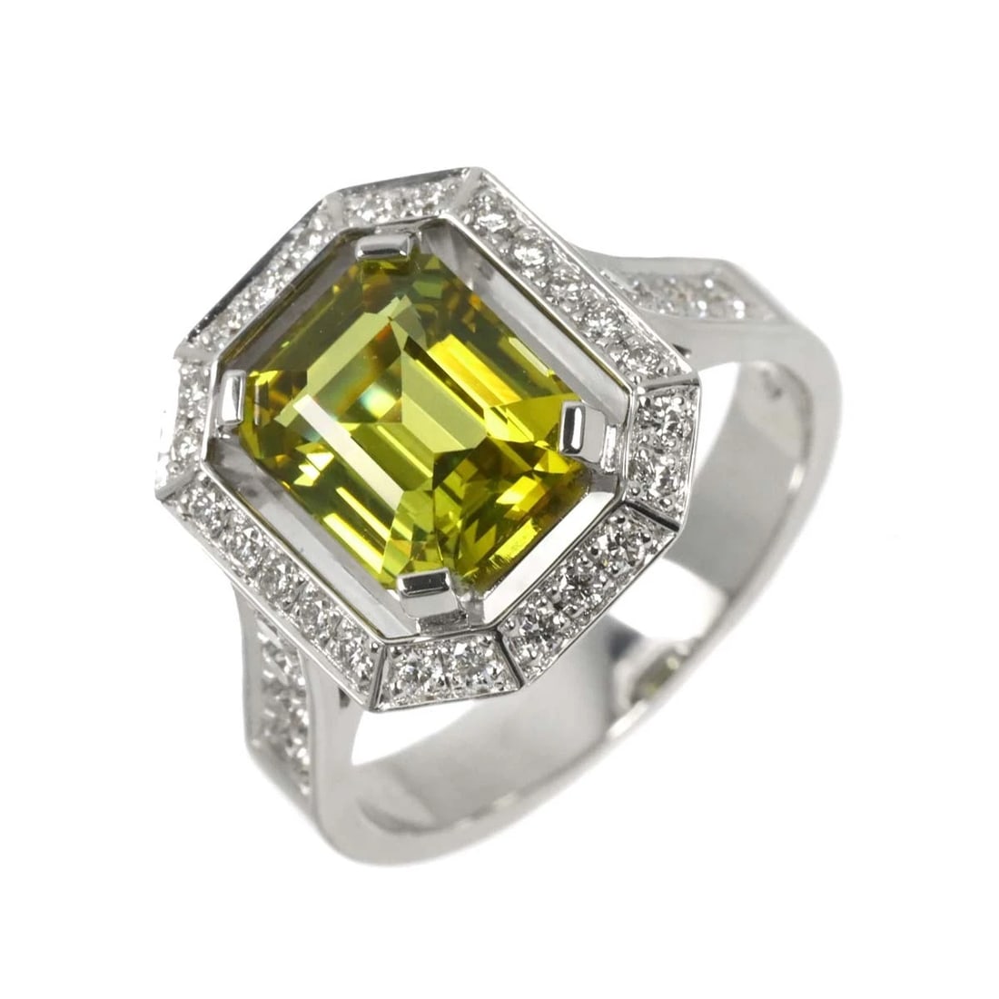 CHRYSOBERYL DIAMOND RING WG: Chrysoberyl Diamond Ring WG Brand: Unbranded Type/Style: Ring Material: 750 White Gold, Color: White Gold Size: 7.5-7.75(US) Accessories: None Accessories Notice: When purchasing pre-owned goods,