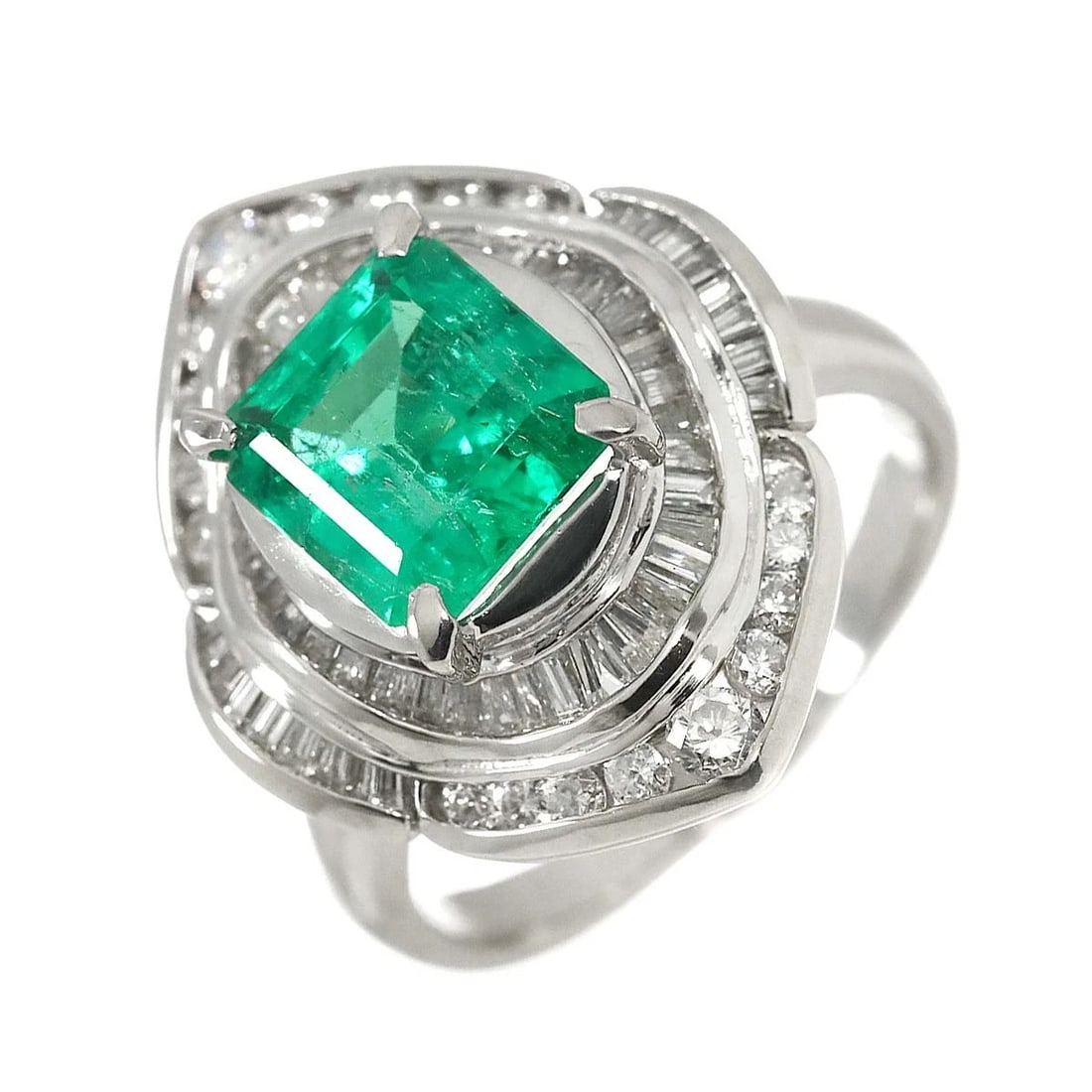 EMERALD DIAMOND RING PLATINUM (1 of 5)