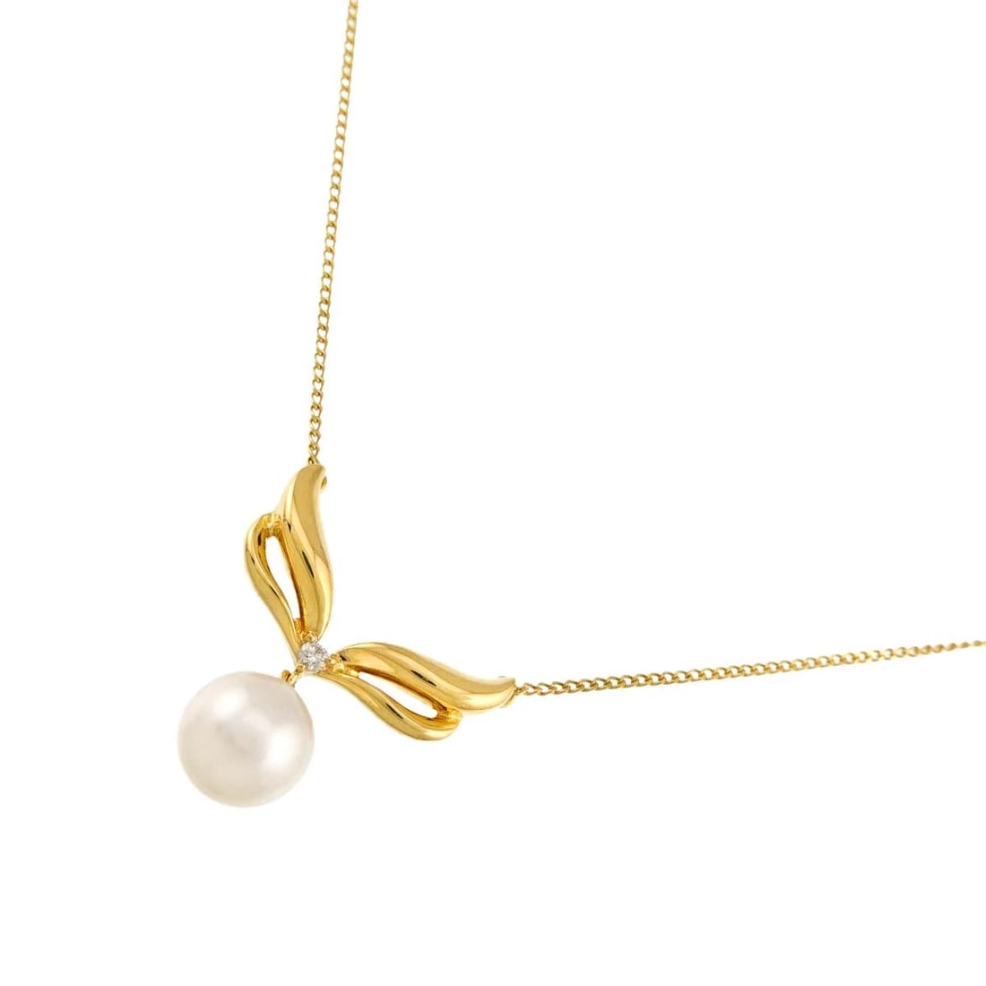 TASAKI AKOYA PEARL DIAMOND NECKLACE: TASAKI Akoya Pearl Diamond Necklace Brand: TASAKI Type/Style: Necklace Material: 750 Yellow Gold, Color: Yellow Gold Size: internal circumference of the chain:15.7inch to 14.2inch Top