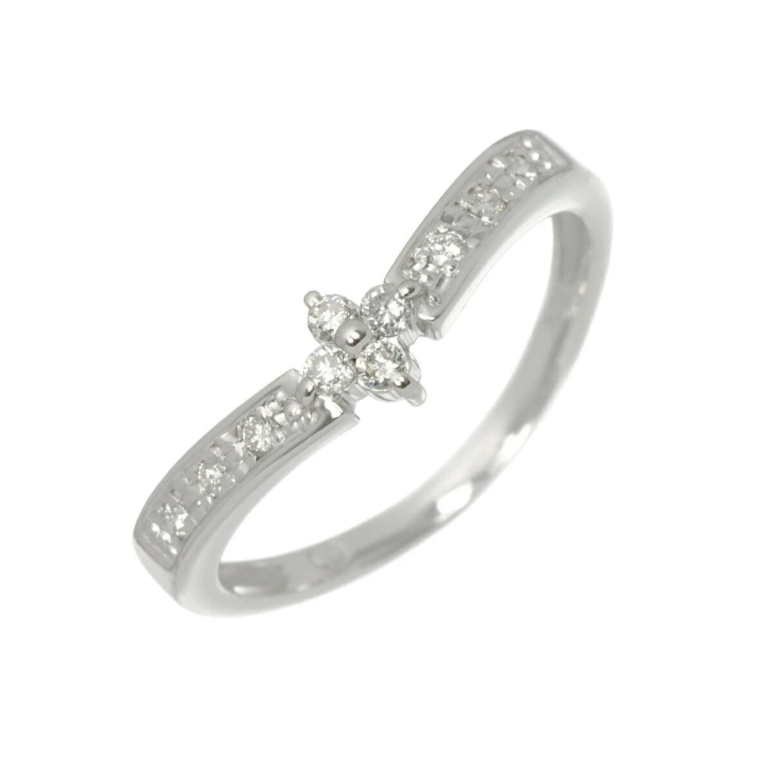 VENDOME AOYAMA DIAMOND RING WG 750: Vendome Aoyama Diamond Ring WG 750 Brand: Vendome Aoyama Type/Style: Ring Material: 750 White Gold, Main Stone Natural Color: White Gold Size: 4-4.5(US) Accessories: None Accessories Notice: When