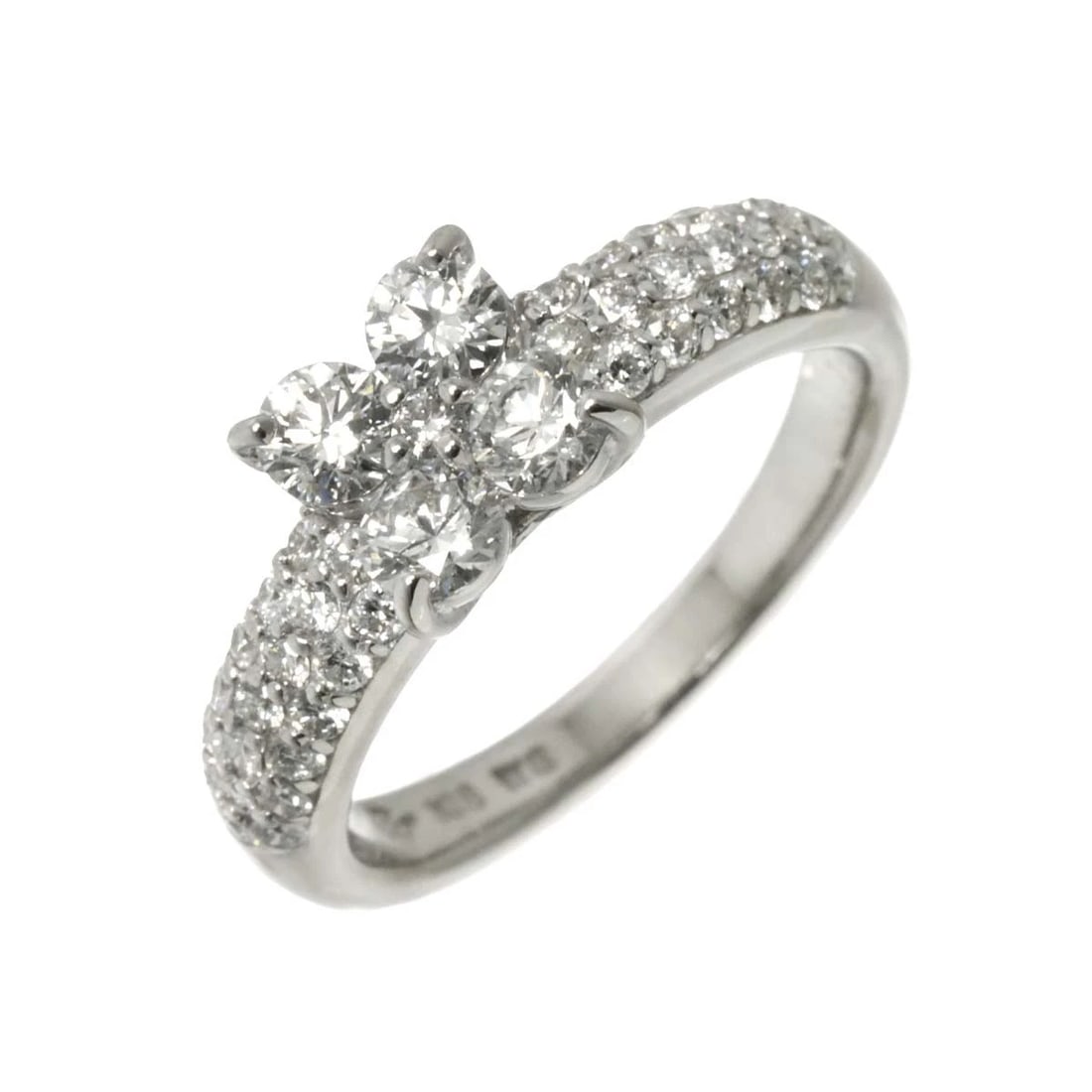 PONTE VECCHIO DIAMOND RING WG 750: Ponte Vecchio Diamond Ring WG 750 Brand: Ponte Vecchio Type/Style: Ring Material: 750 White Gold, Main Stone Natural Color: White Gold Size: 5.25(US) Accessories: None Accessories Notice: When