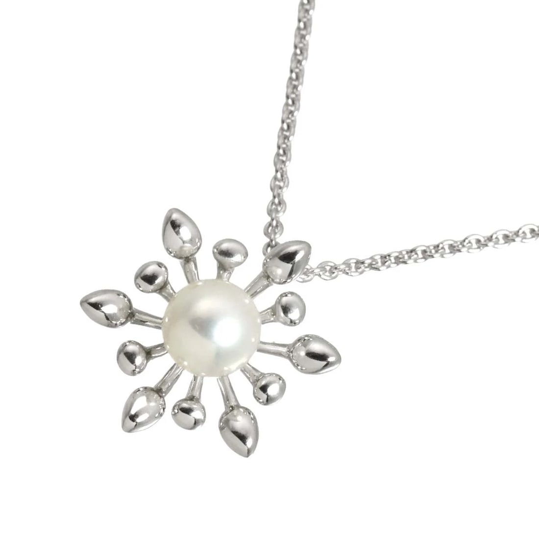 MIKIMOTO AKOYA PEARL NECKLACE: MIKIMOTO Akoya Pearl Necklace Brand: MIKIMOTO Type/Style: Necklace Material: 750 White Gold, Color: White Gold Size: internal circumference of the chain:15.7inch Top Charm:W13.3 x H15mm Thickness:6.8