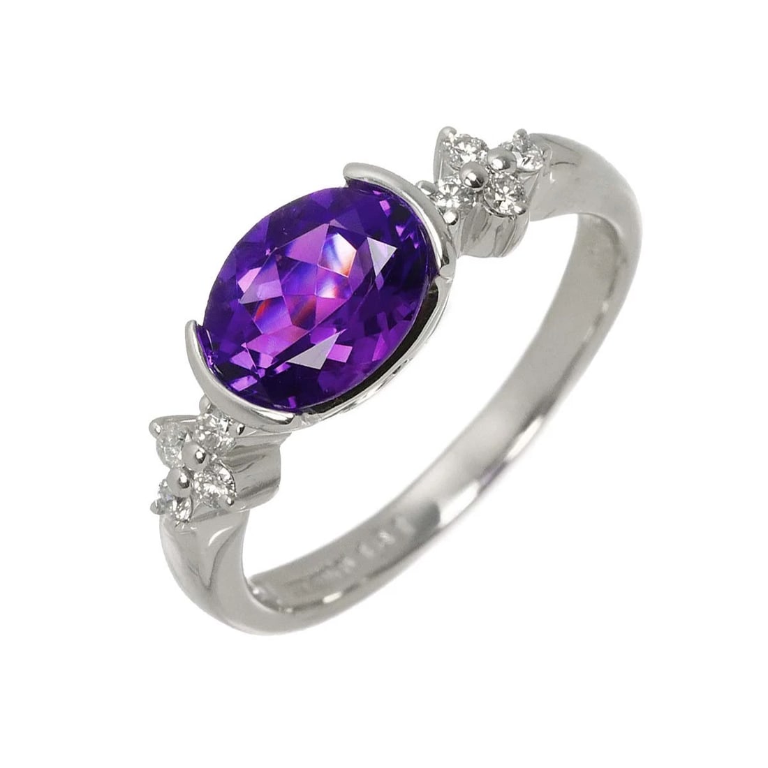 AMETHYST DIAMOND RING: Amethyst Diamond Ring Brand: Unbranded Type/Style: Ring Material: 750 White Gold, Color: White Gold Size: 7.75-8(US) Accessories: None Accessories Notice: When purchasing pre-owned goods, please
