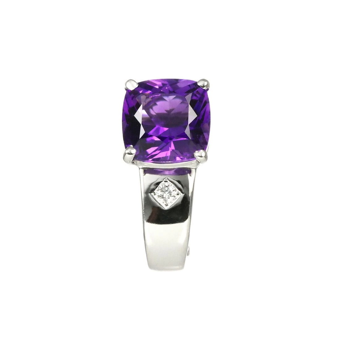 TASAKI AMETHYST DIAMOND EARRING: TASAKI Amethyst Diamond Earring Brand: TASAKI Type/Style: Earrings Material: 750 White Gold, Color: White Gold Size: W 7.1 x H 14.5mm Accessories: None Accessories Notice: When purchasing