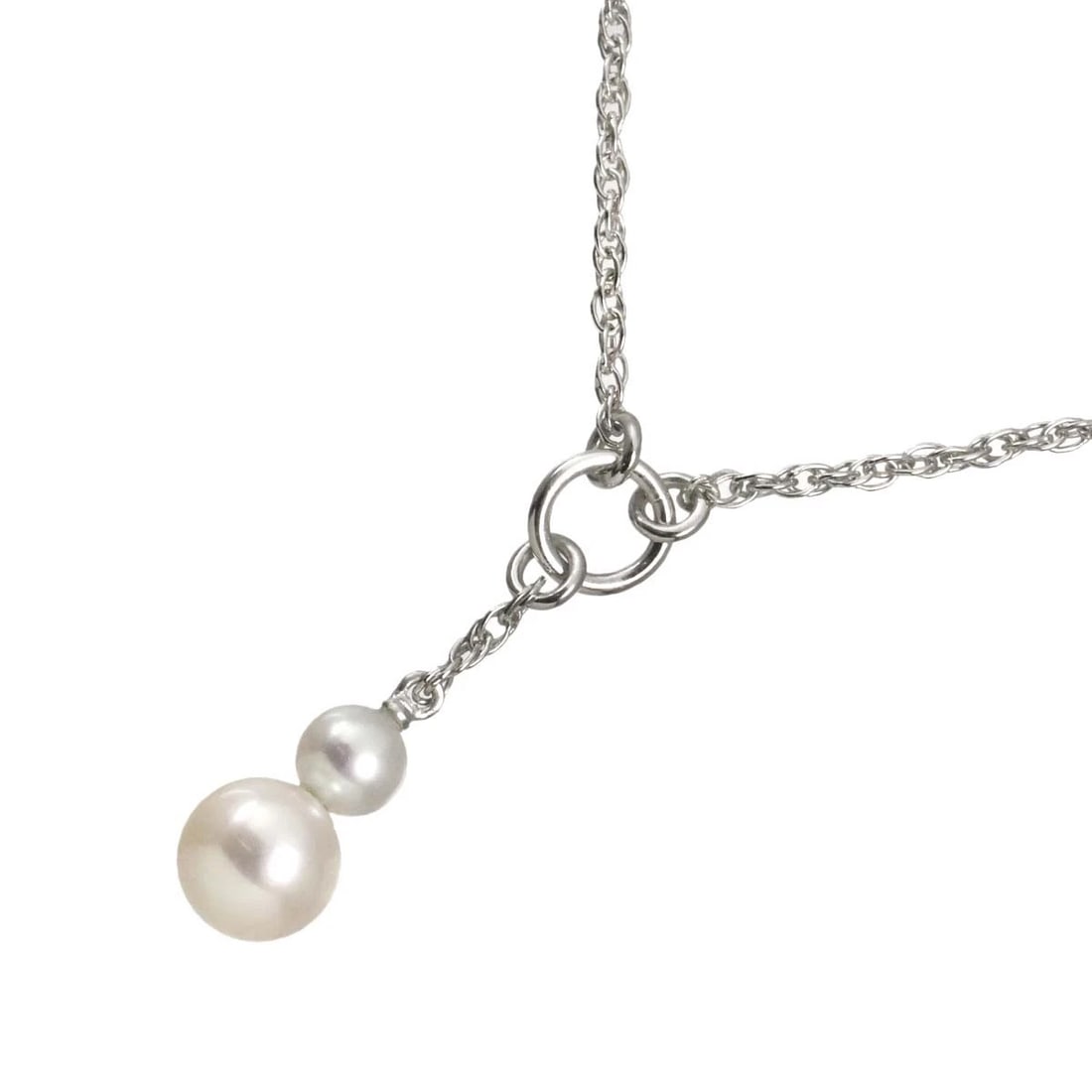 MIKIMOTO AKOYA PEARL NECKLACE: MIKIMOTO Akoya Pearl Necklace Brand: MIKIMOTO Type/Style: Necklace Material: 750 White Gold, Color: White Gold Size: internal circumference of the chain:18.1inch Top Charm:W 26.5x H 6.9mm