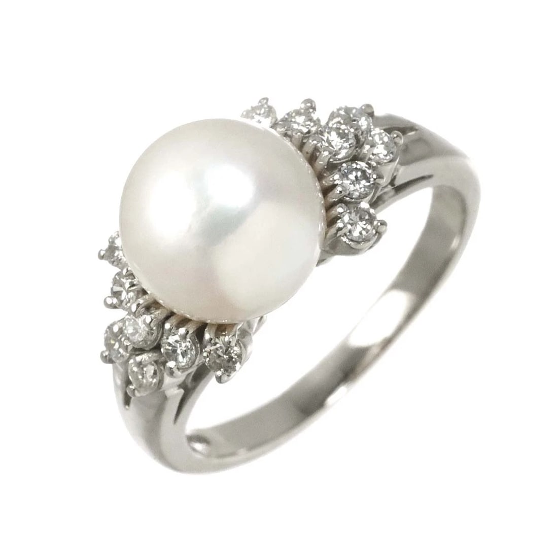 TASAKI SOUTH SEA PEARL DIAMOND RING: TASAKI South Sea pearl Diamond Ring Brand: TASAKI Type/Style: Ring Material: Pt900, Color: Platinum Size: 6(US) Accessories: None Accessories Notice: When purchasing pre-owned goods, please refer to