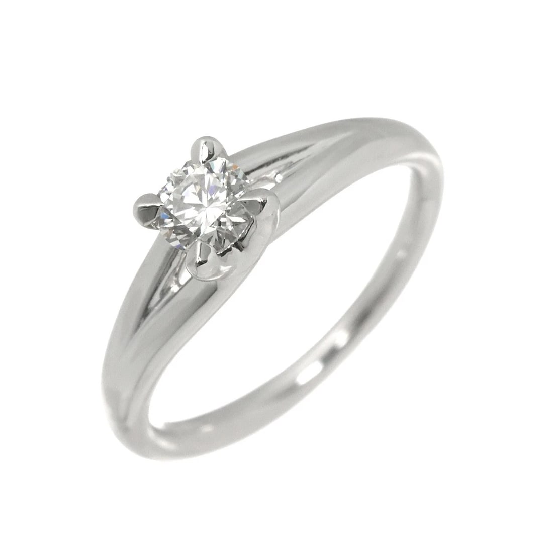 CHAUMET LIENS DIAMOND RING PT: CHAUMET Liens Diamond Ring Pt Brand: CHAUMET Type/Style: Ring Material: Pt950, Main Stone Natural Color: Platinum Size: 3.75-4(US) Accessories: None Accessories Notice: When purchasing pre-owned