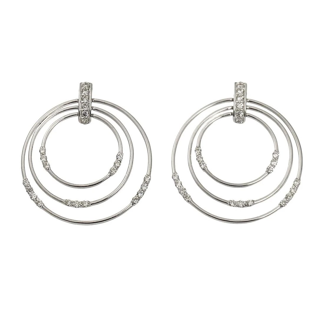 DIAMOND EARRINGS PIERCED WG 750: Diamond Earrings Pierced WG 750 Brand: Unbranded Type/Style: Earrings Material: 750 White Gold, Color: White Gold Size: W 26.2 x H 30.5mm Accessories: None Accessories Notice: When purchasing