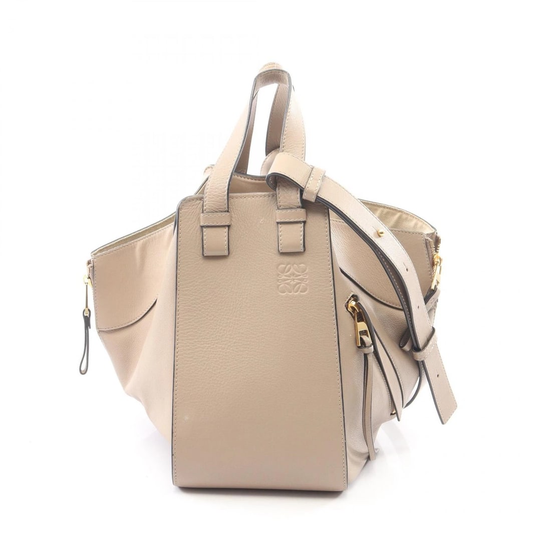 LOEWE HAMMOCK SMALL SHOULDER HANDBAG LEATHER BEIGE: LOEWE HAMMOCK SMALL Shoulder Handbag leather Beige Brand: LOEWE Type/Style: Handbag Material: leather Color: Beige?ish colors Size: (H:9.8inch x W:5.5inch x D:9.8inch) Accessories: None Ac