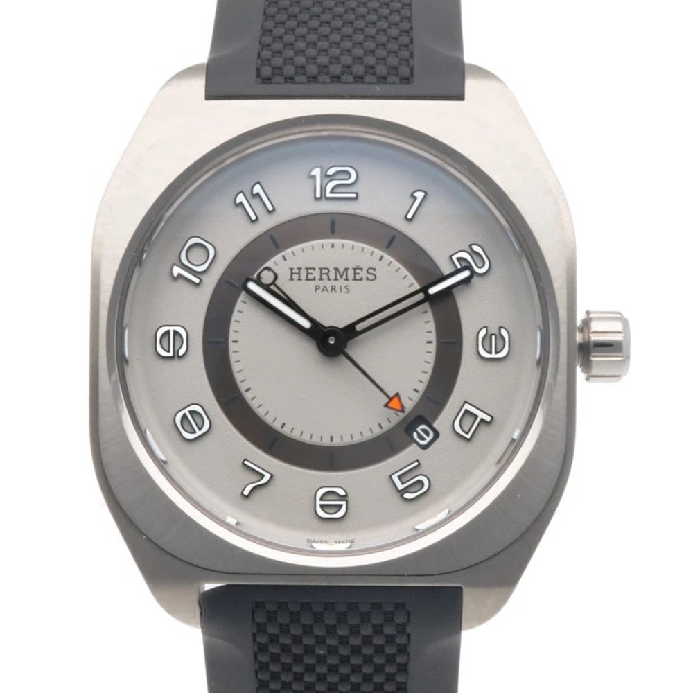 HERMES WATCHES TITANIUM WATCH: HERMES Watches titanium Watch Brand: HERMES Type/Style: Wristwatch Material: titanium Color: Silver / gray Size: Case:W1.5inch x H1.8inch/ W38.5mm x H45.5mm Band Length:6.1inch / 15.5-20.0cm Acces