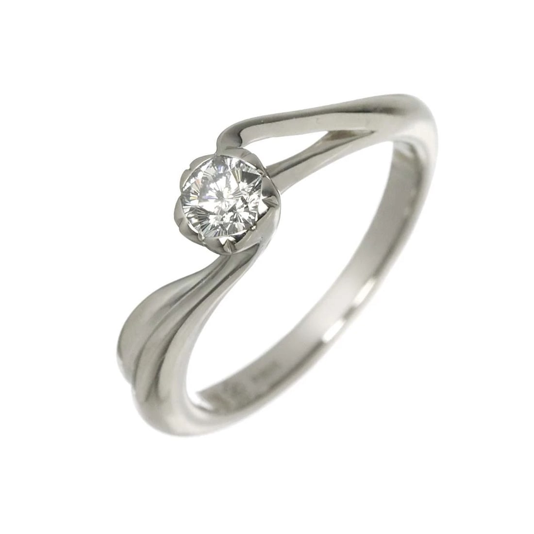 DIAMOND RING PLATINUM: Diamond Ring Platinum Brand: Unbranded Type/Style: Ring Material: Pt900, Main Stone Natural Color: Platinum Size: 4-4.5(US) Accessories: None Accessories Notice: When purchasing pre-owned