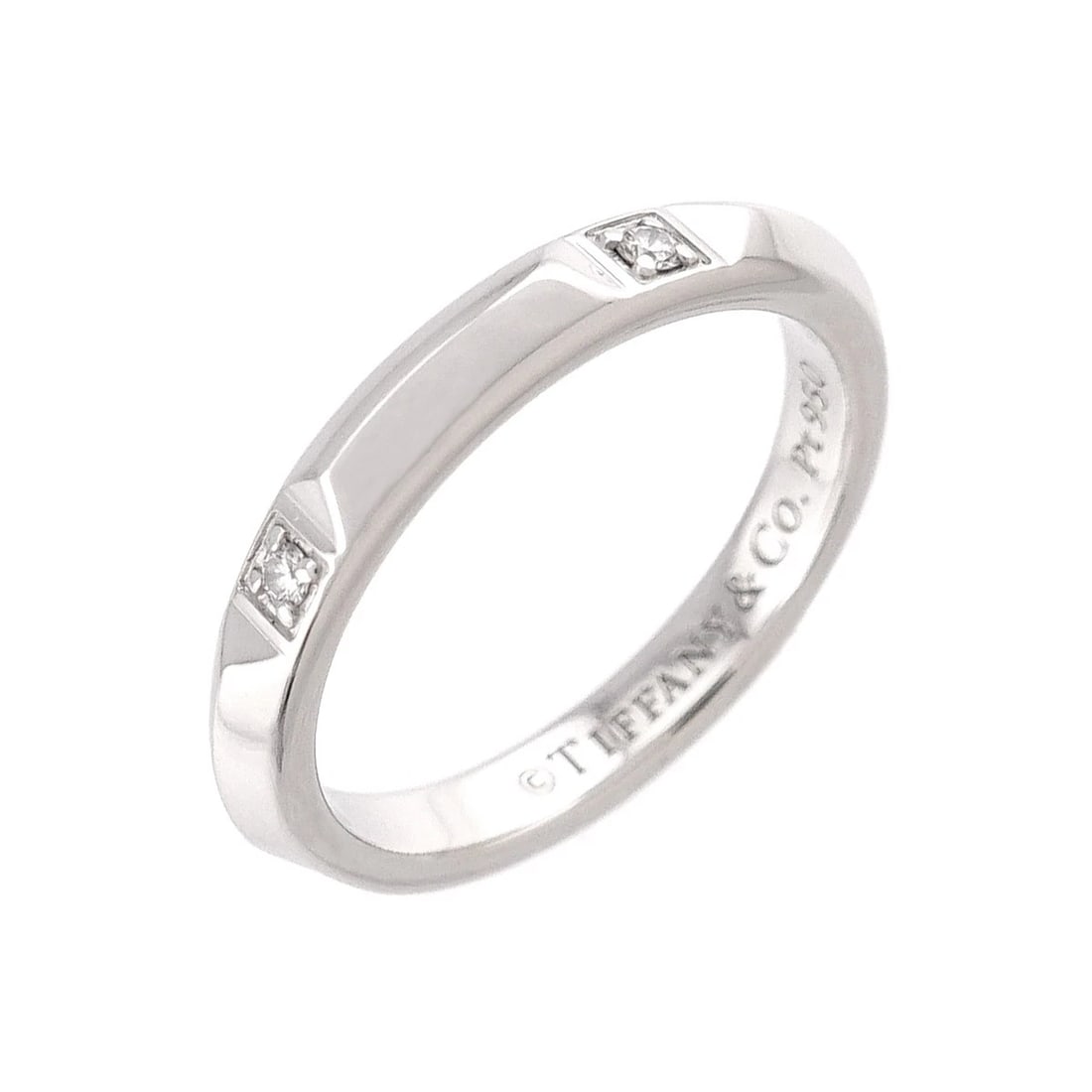 TIFFANY CO. TRUE DIAMOND RING PLATINUM: TIFFANY Co. True Diamond Ring Platinum Brand: TIFFANY Co. Type/Style: Ring Material: Platinum, Main Stone Natural Color: Platinum Size: 3.75-4(US) Accessories: None Accessories Notice: When