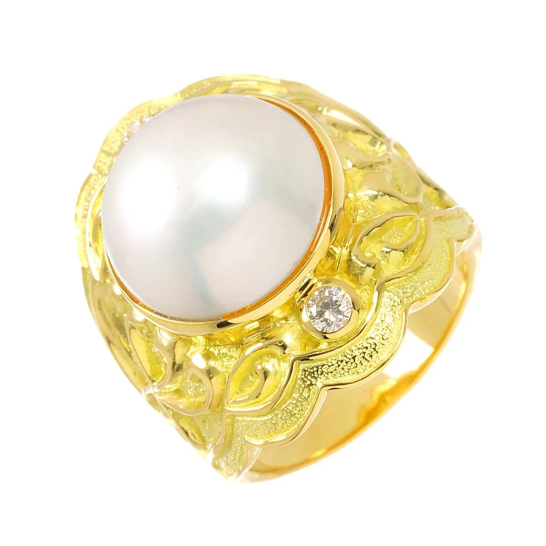 MABE PEARL DIAMOND RING 18K YELLOW GOLD 750: Mabe pearl Diamond Ring 18K Yellow Gold 750 Brand: Unbranded Type/Style: Ring Material: 750 Yellow Gold, Main Stone Natural Color: Yellow Gold Size: 5.5-5.75(US) Accessories: None Accessor