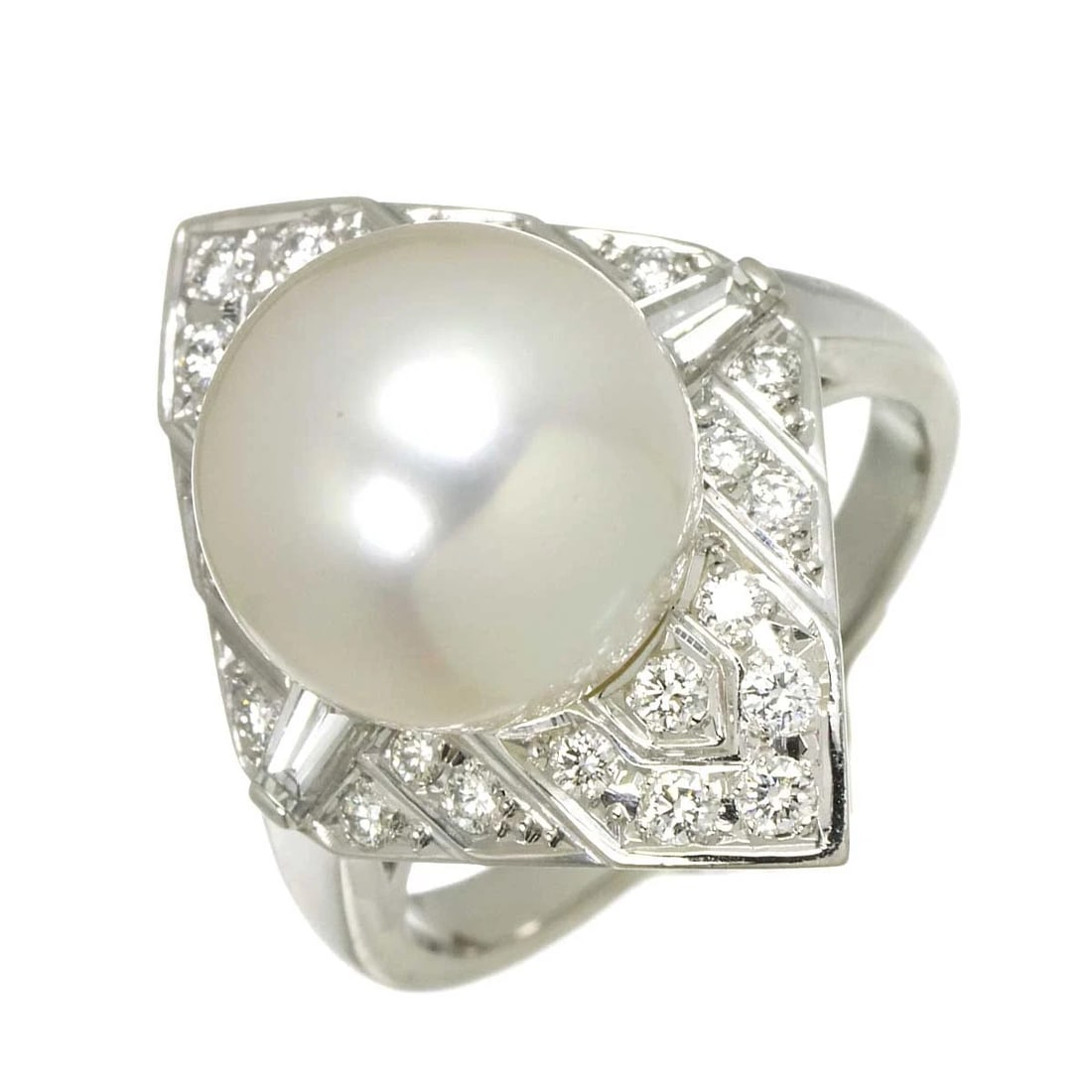 MIKIMOTO SOUTH SEA PEARL DIAMOND RING: MIKIMOTO South Sea pearl Diamond Ring Brand: MIKIMOTO Type/Style: Ring Material: Platinum, Color: Platinum Size: 5.75-6(US) Accessories: None Accessories Notice: When purchasing pre-owned goods,